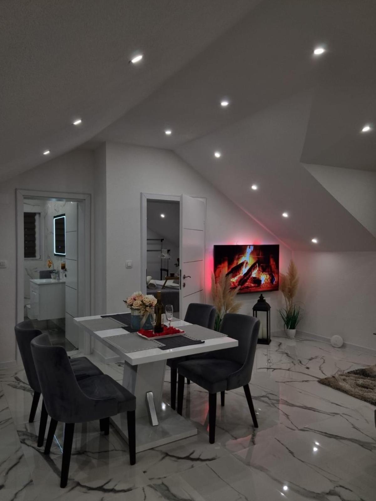Luxury Apartment Megy Otocac Exterior photo