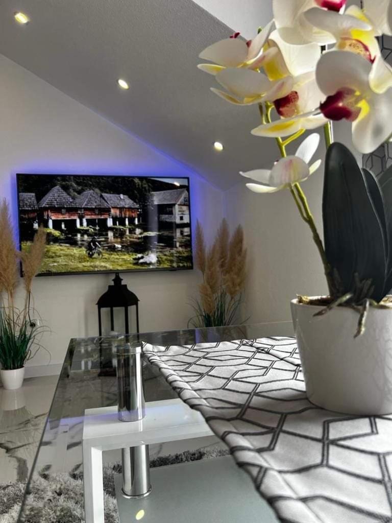 Luxury Apartment Megy Otocac Exterior photo