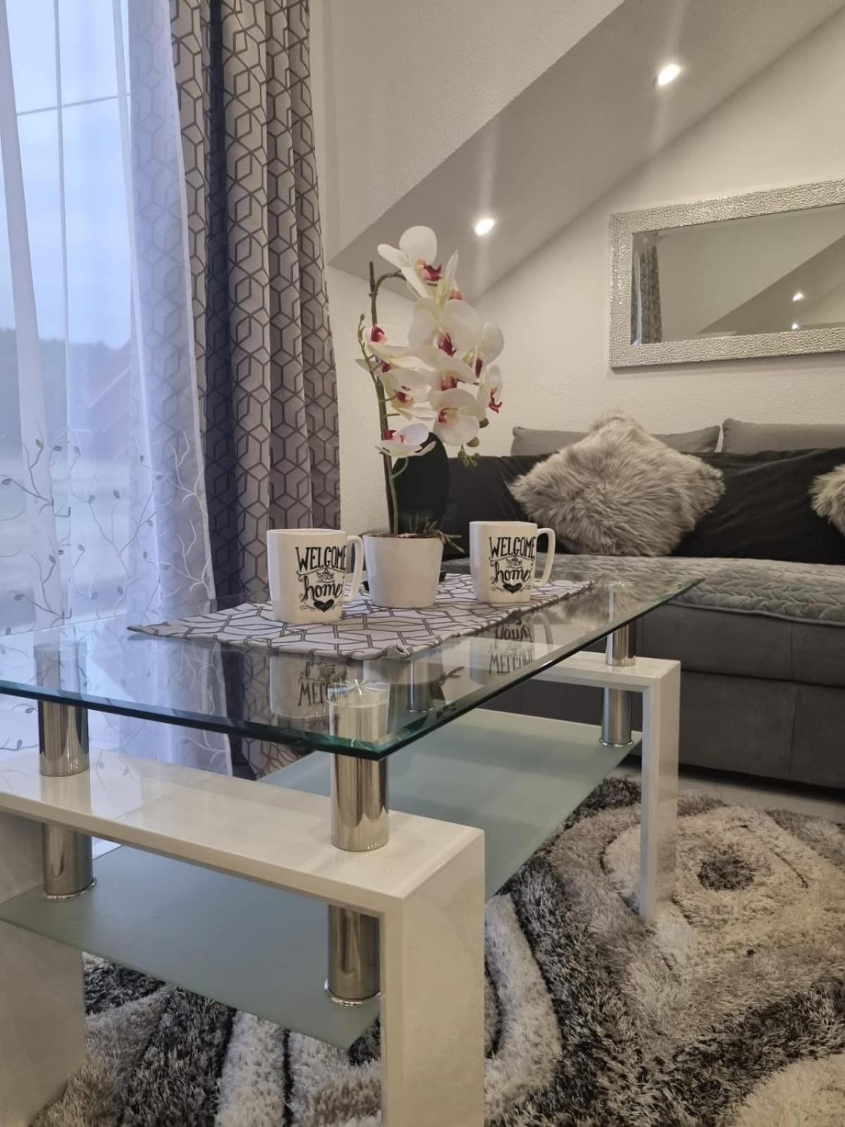 Luxury Apartment Megy Otocac Exterior photo